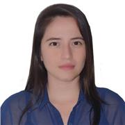 Formadora de sociales o filosofía imparte clases a niños de todas las edades